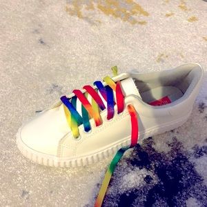 Rocket dog white sketchers